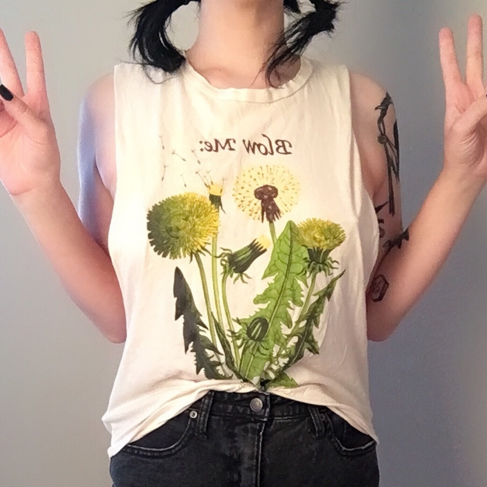 5 for $25🥀 blow me tee